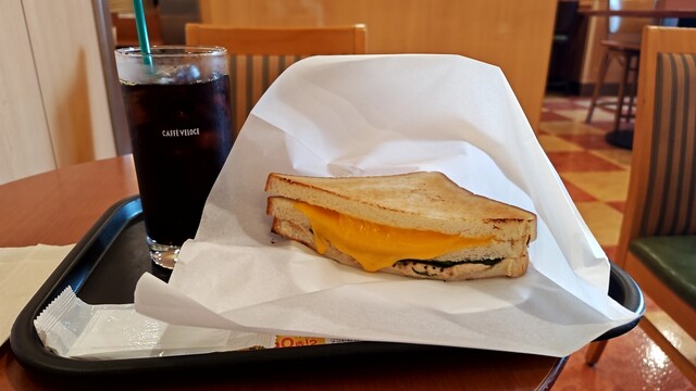 Cafe Veloce Shinjuku Sanchome Ten