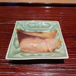 京味 もと井 - 酒のあて：ブリで作ったハム。