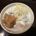 あさだ - 薬味の梅とネギ