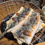 京味 もと井 - 三河一色 鰻蒲焼き：まず白焼きにしていきます。