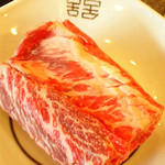 Kabojung Kalbi  - 網に載せる前のお肉。