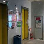 h KICHIRI - ビル1Fエレベーターホール