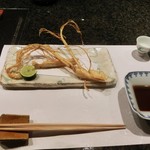 久壷庵 - ＜2014年9月＞朝鮮人参の天ぷら。スダチと天つゆが添えられています。スダチだけでも美味しい～♡　天つゆも良いお味で残って勿体なかったので飲んじゃいました～(^○^)