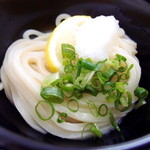 上乃うどん - しょうゆうどん1玉　250円　トッピング後