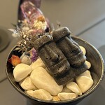 プレゼンテ スギ - ㉓食べられなさそうで食べられる（モアイ像フィナンシェ）