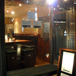 カレーバル・アルディート - お店の外観。(夜間)