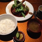 スペアリブとご飯とみそ汁