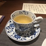 私房菜 きた川 - 食後のお茶　ノンカフェイン派の相方には嬉しいハーブティーが選定可能でした。