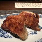 私房菜 きた川 - ニンニク不使用の焼き餃子。豚肉、白菜、キャベツそれぞれの食材の味が引き立つ御料理でした。シェフの御料理はお肉も野菜も分け隔てなくどんな食材もリスペクトされているように感じました。