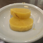 Japanese Whisky Bar 七曲署 - 標高2cmのたくあん