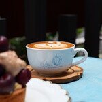 ペチカスケマサコーヒー - フラットホワイト（800円） スイーツセット割（－100円）