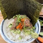 美味物問屋 うれしたのし屋 - ✅地魚なめろう賄い丼(大盛り無料)¥979❗️
　※ご飯大盛り無料
　※キャッシュレス決済可能