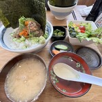 美味物問屋 うれしたのし屋 - ✅地魚なめろう賄い丼(大盛り無料)¥979❗️
　※ご飯大盛り無料
　※キャッシュレス決済可能
