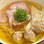 らぁ麺 紫陽花 - 白醤油わんたん麺