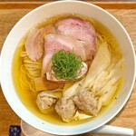 らぁ麺 紫陽花 - 白醤油わんたん麺