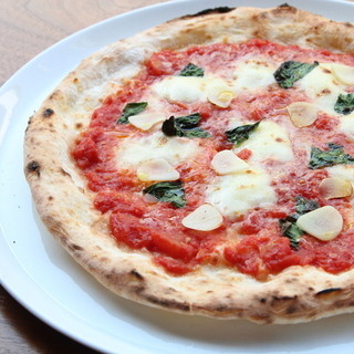 Our proud "pizza" is made with careful attention to ingredients and baking methods.