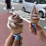 ラ・ムー - 水色の爪は次女(笑)小さく写りこんでるのは荷物持ちの旦那さん(笑)