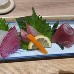 博多の海鮮料理 喜水丸 博多1番街店 - お刺身は3種類2切れずつ付いてます^^