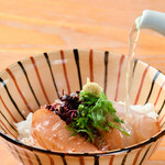 しらに田 - 名物・鯛茶漬け（１）