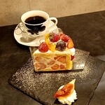 ベリーココ - 別の日、おやつに立ち寄って食べたケーキ&珈琲