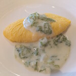 鳥羽国際ホテル - オムレツ、青さソースで