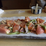 信州サーモンとトマトのサラダ