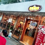 Labuyo Native Restaurant - 男トイレは2階 外階段↑↑↑女子は1階