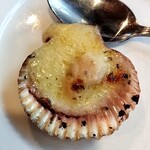 Labuyo Native Restaurant - チーズ焼きホタテはビミョー