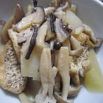 栃尾豆庵 - 半分は煮物で染み染みに！