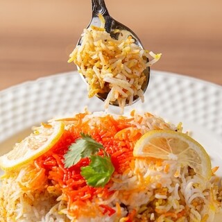 35種類のスパイス香る、本格的な味わいのビリヤニをご提供！
