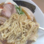 手揉み中華そば 中村 - 麺は、手打ちピロ中太麺✨