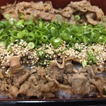 米の上で肉おどる 旨い米と焼肉重 ミツボシ - 