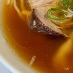 中華そば やなぎや - 濃厚な醤油スープ