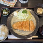 かつ平 - 料理写真:ロースカツ定食