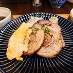 江戸堀 焼豚食堂 - 今日の焼豚は、バラが提供された。