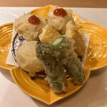 ひろ作 - 初夏の天ぷら盛り合わせさんでーす。①