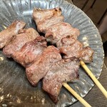 やきとん みつぼ - 左ハツ  右カシラ