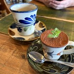 やちむんカフェ ぐんじょう - 