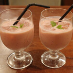 ガネーシュ - いちごのラッシー