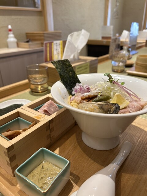 by 84d950 : 牡蠣と貝 - 築地/ラーメン | 食べログ