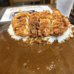 とりや なんじゃこりゃ - 手前がトリカツ