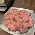 焼肉 千里 - 上タン　薄切り