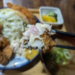 ナカガワ☆スエ食堂 - ジューシーカキフライを自家製タルタルソースで！