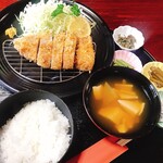 和dining隠居 - ごはん少なめにしてもらいました。ごはん並200g、少なめ180gです