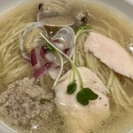 ラーメン 普通 - 貝出汁塩ラーメン　アップ