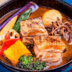 Soup Curry Dosanko - 北海道産豚バラを使用した北海道ポーク