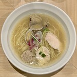 ラーメン 普通 - 貝出汁塩ラーメン　1000円(税込)