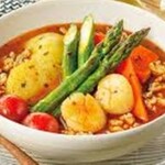 Soup Curry Dosanko - 北海道産の大ぶりホタテが2個入った海鮮スープカレー。