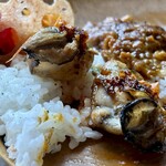 カレー専門店 円山教授 - 牡蠣とひき肉のカレー