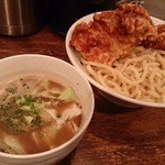 日の出らーめん - 剛つけ麺（大盛）＋鶏の唐揚げ　950円